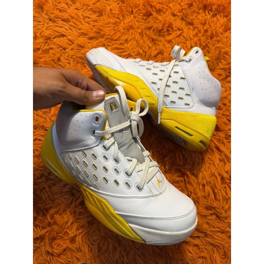 Jordan Melo 5.5 White Yellow Denver Nuggets Basketball Shoes 311813-103 Mens 9.5